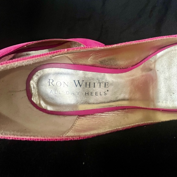 Ron White Shoes platform peep toe heels, bright pink - Picture 3 of 7